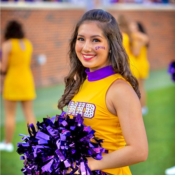 Meet your Posher, Isabella - Picture 2 of 3